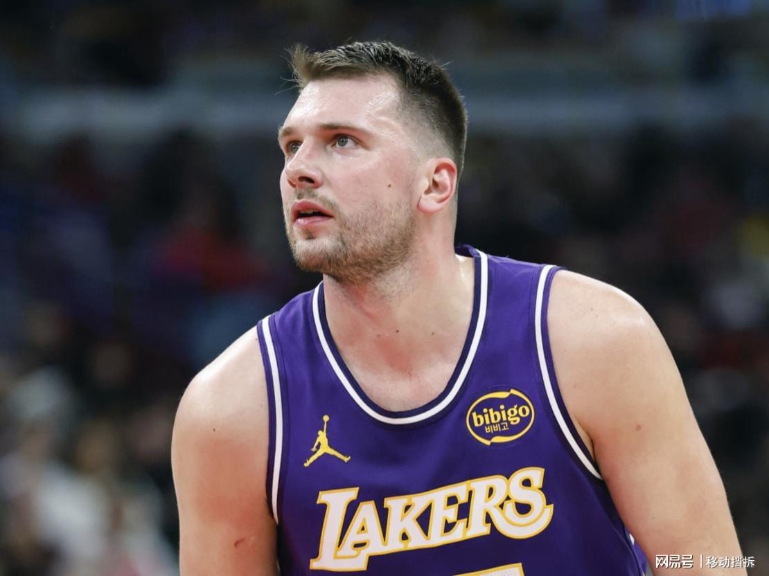 艾顿上点心吧!美记:因为东契奇的缘故,很多中锋都愿意来湖人